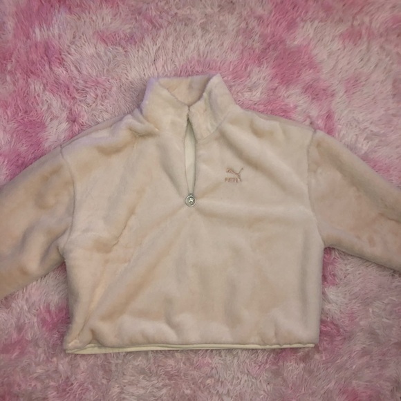 Furry PUMA sweater - Picture 4 of 5